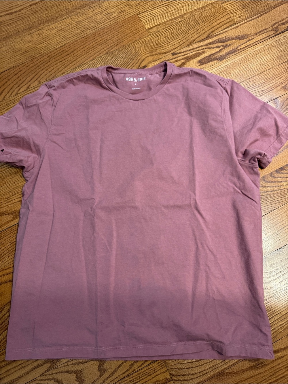NWT - Men’s Ash & Erie t-shirt. Large. Blush color.